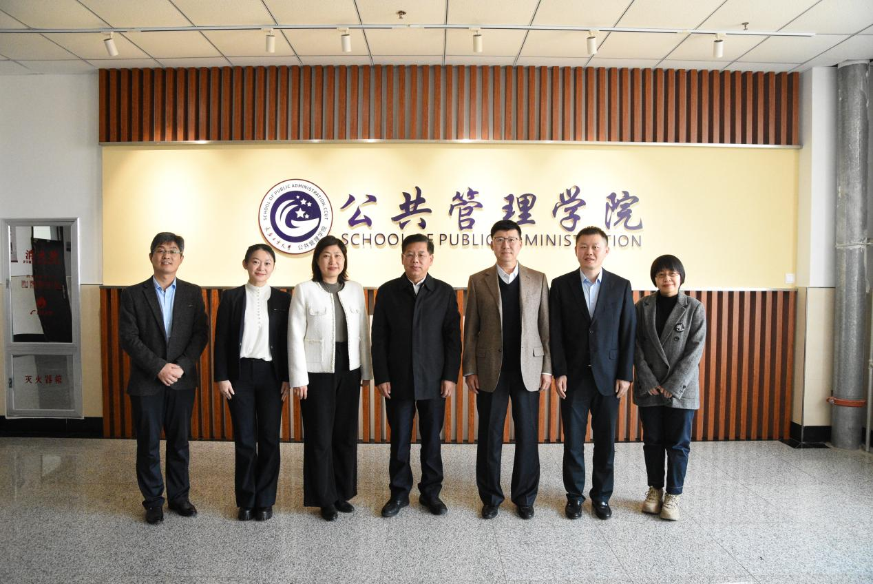 学校党委书记陈权到线上牛牛
调研指导工作